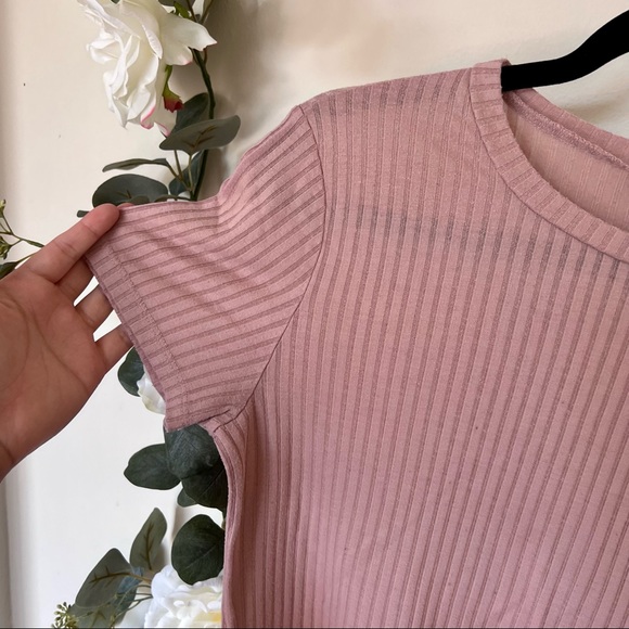 🤍 Forever 21 T-Shirt - Picture 5 of 7